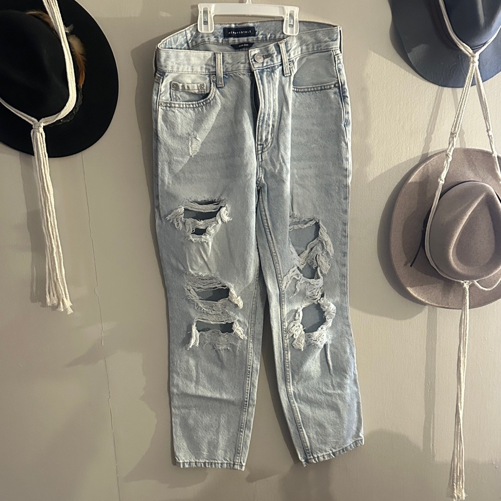 Aeropostale woMen's Light Blue Distressed Jeans